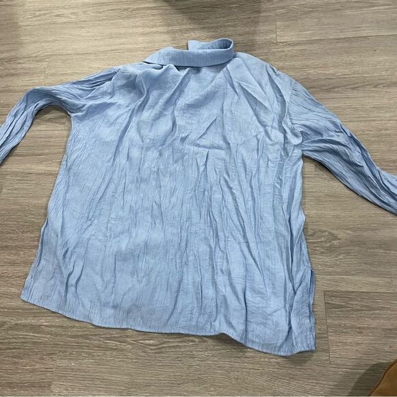 Boohoo Crinkle Relaxed Fit Shirt 10 Button Up Shirt - Picture 3 of 5